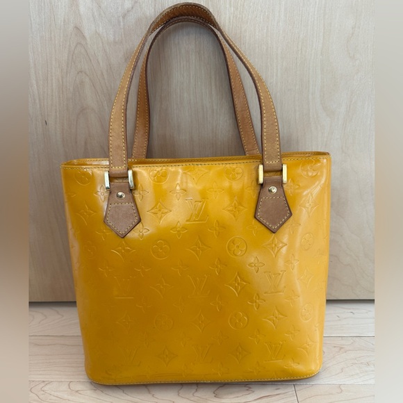 Louis Vuitton Vernis Yellow Monogram Bag - Picture 3 of 16